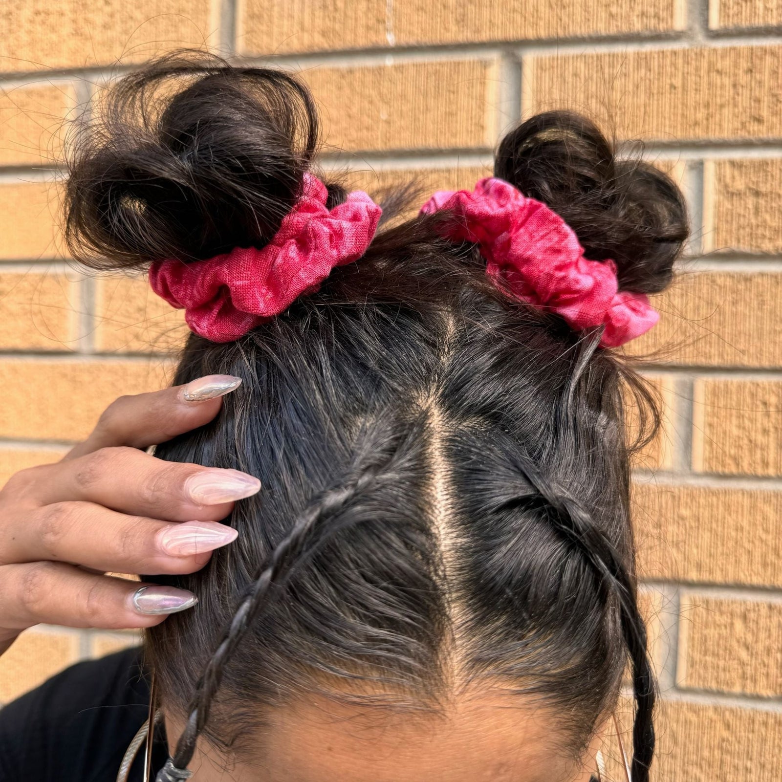 It’s Scrunchie Season 🎀 The 90s Are Back, Baby